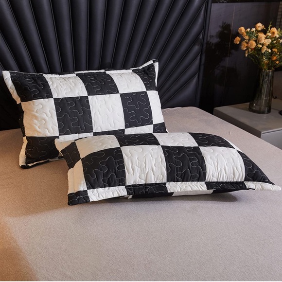 Checkered Quilt Set Queen Size Geometric Plaid/Grid Pattern - Picture 3 of 7